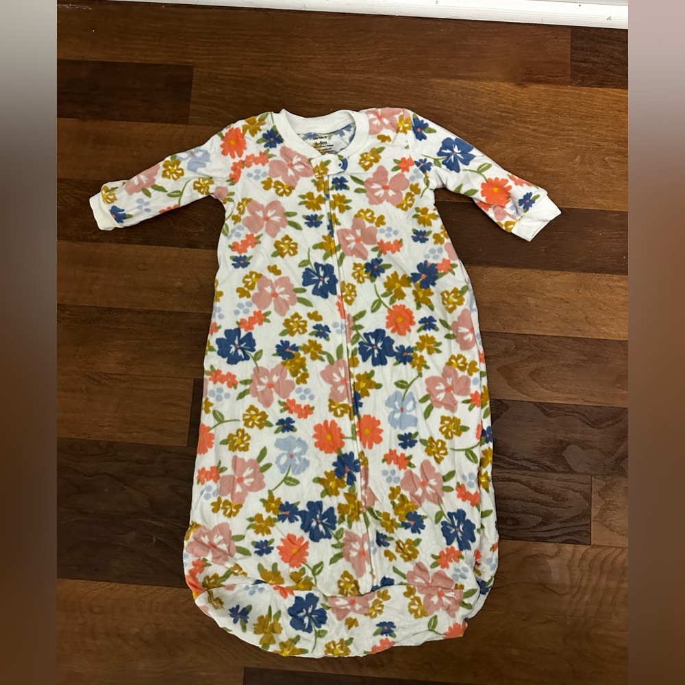 Carter’s baby girl floral sleep sack 6-9 months